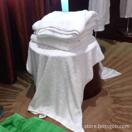 Hot Selling 100% Cotton Dyed Bath Towel for Hotel